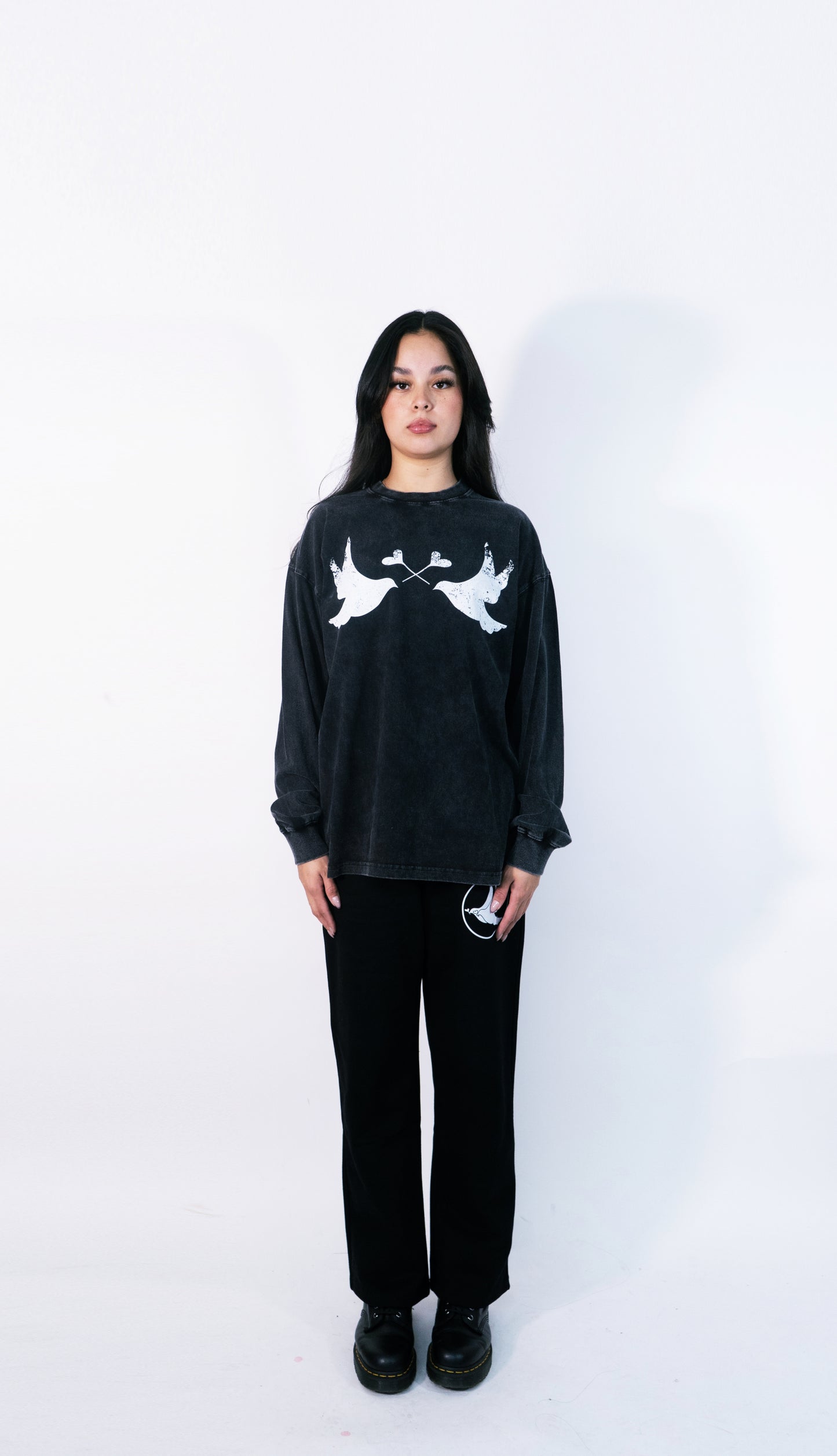 LI Two Doves Long Sleeve (Vintage Black)