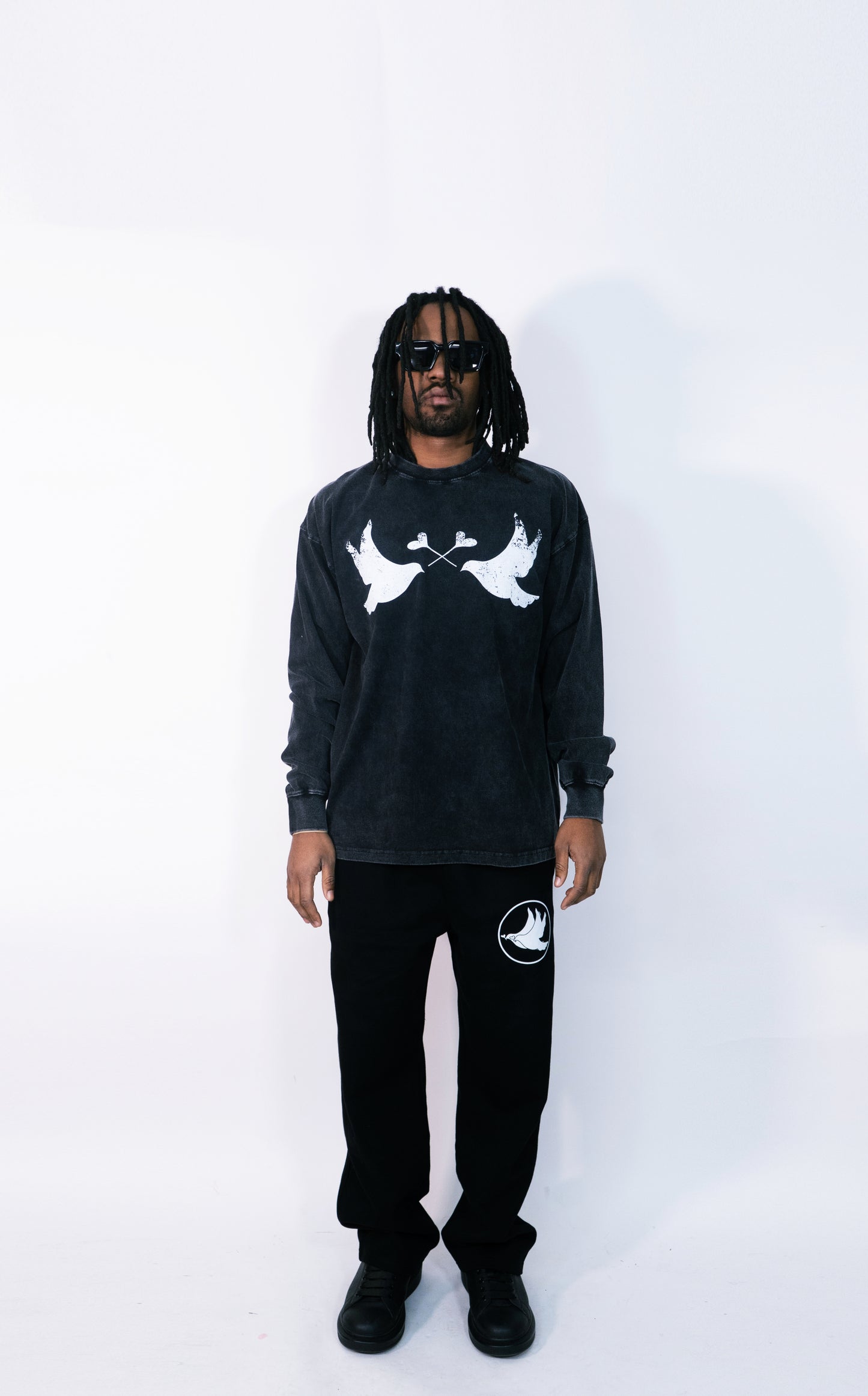 LI Two Doves Long Sleeve (Vintage Black)