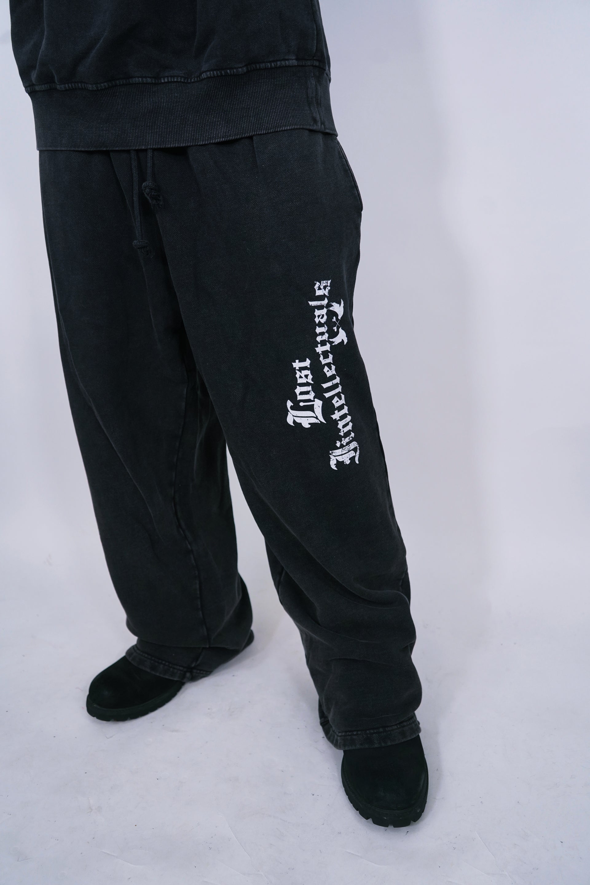 LI Two Doves Sweatpants (Vintage Black)